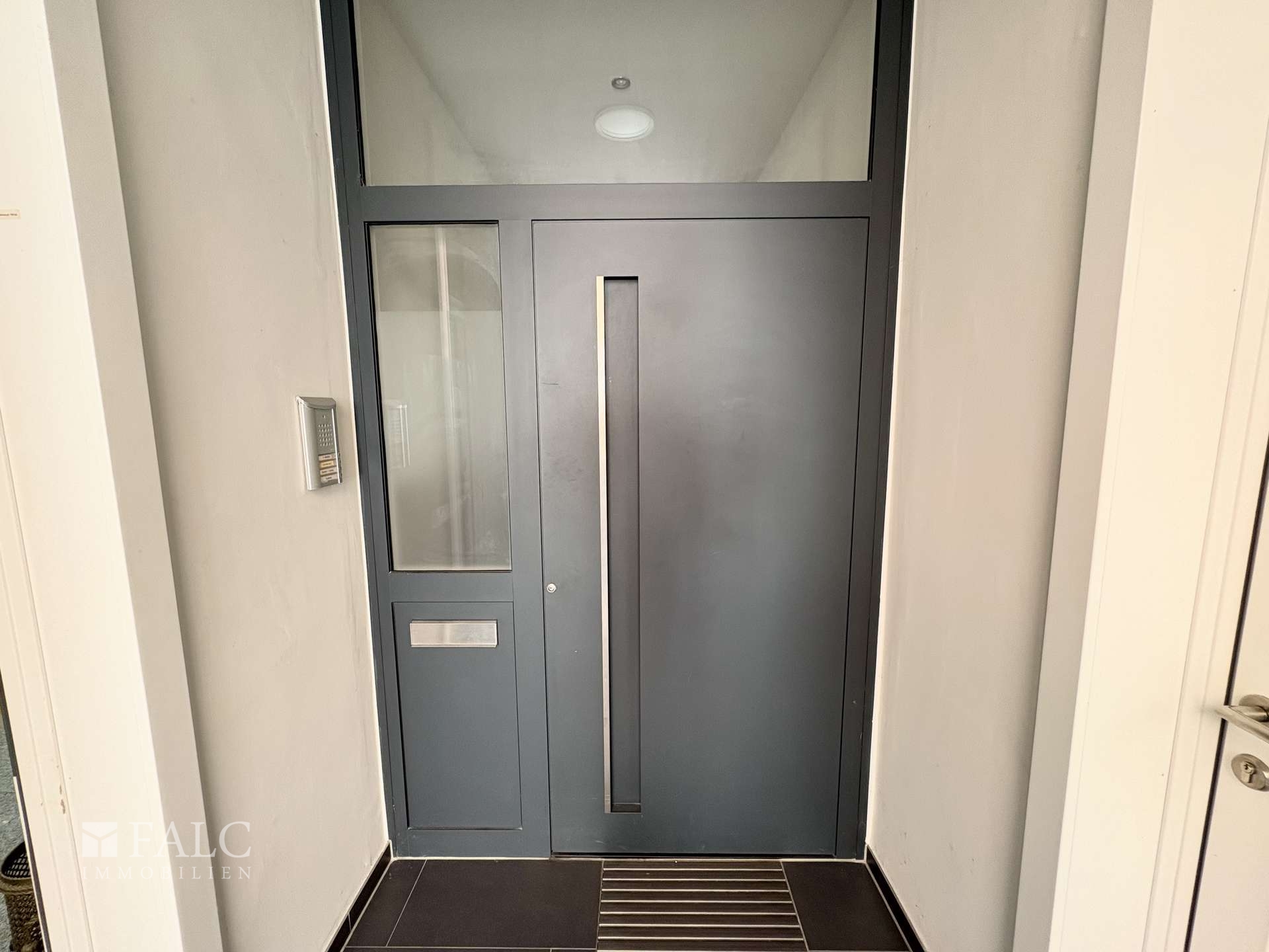 Erneuerte Hauseingangstür